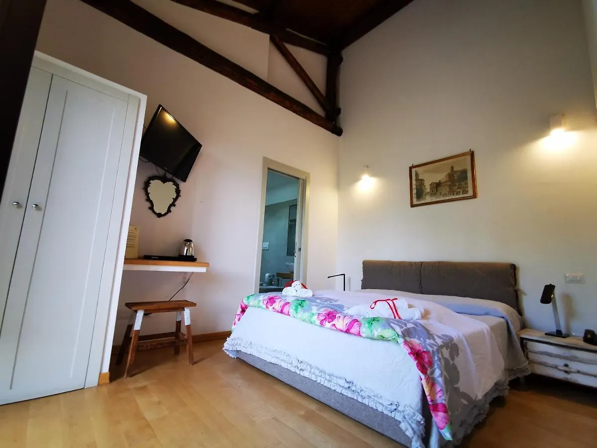 Country House Erba Regina Frascati 0*,  Italy